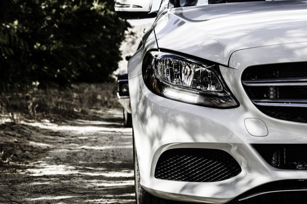 mercedes-benz, coche, blanco-841465.jpg